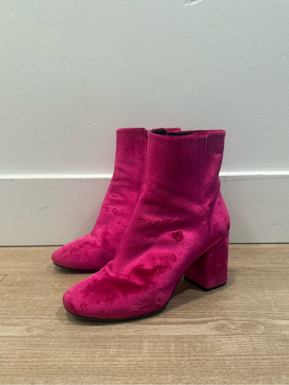 HOT PINK BALENCIAGA VELVET BOOTS SZ 6